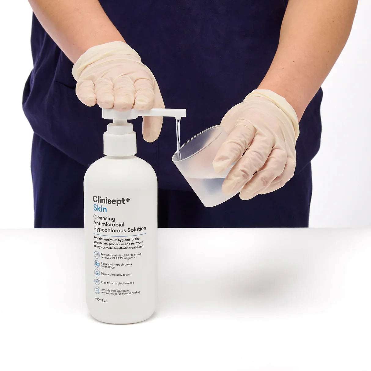 Bottle pump for Clinisept+ 490ml / Dosierpumpe